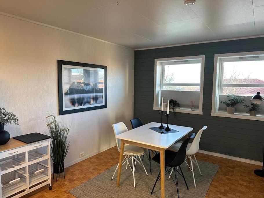 Leilighet I Rolig Gate Med Utsikt Og Gratis Parkering Tromso Exterior photo